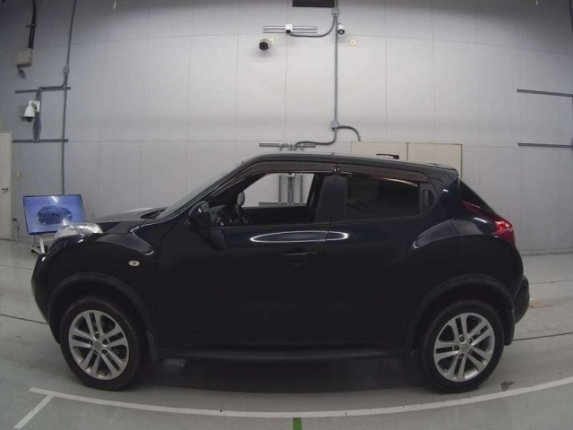 NISSAN JUKE 2010