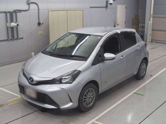 TOYOTA VITZ 2016