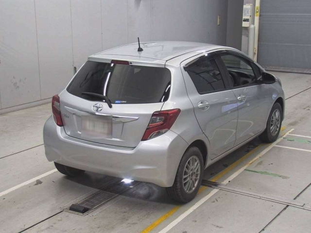 TOYOTA VITZ 2016