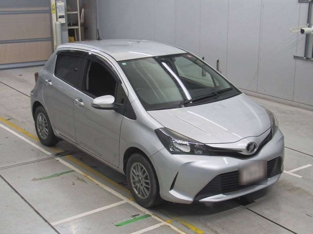TOYOTA VITZ 2016