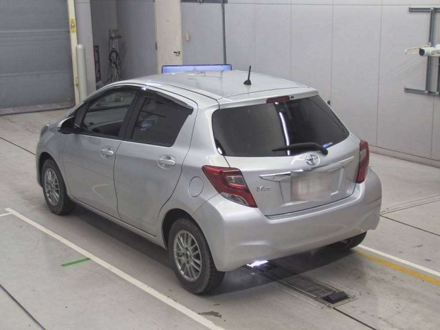 TOYOTA VITZ 2016
