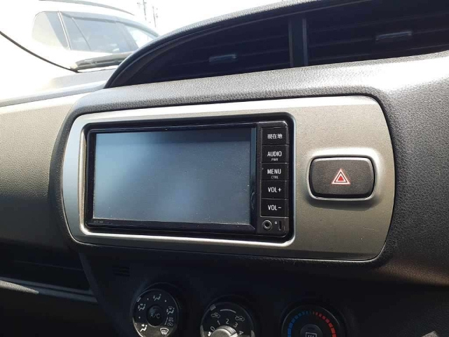 TOYOTA VITZ 2016