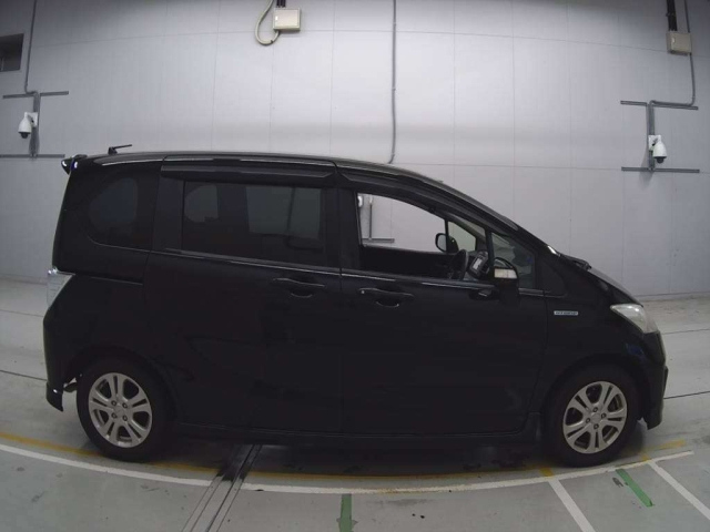 HONDA FREED 2013