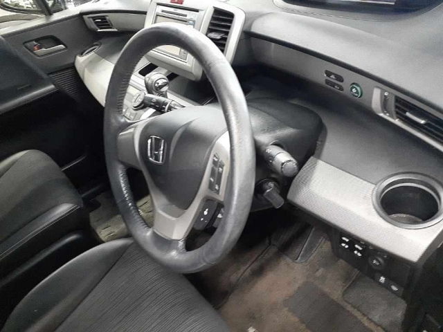 HONDA FREED 2013