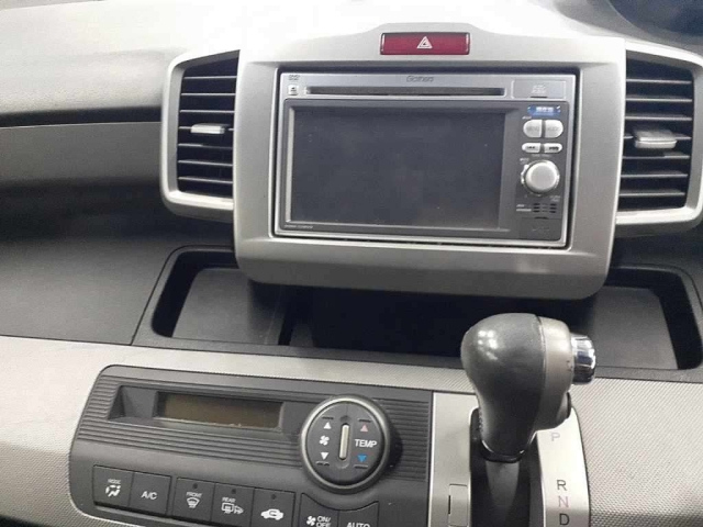 HONDA FREED 2013