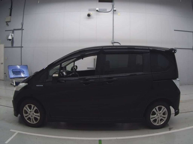 HONDA FREED 2013