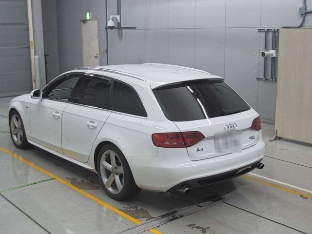 AUDI A4 2011