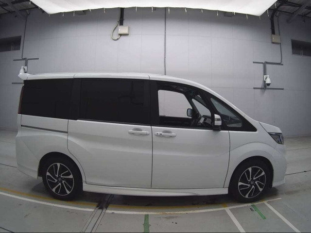 HONDA STEP WAGON 2017
