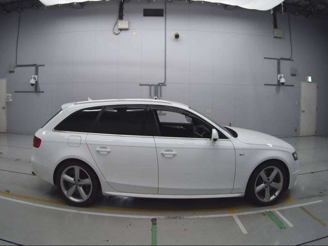 AUDI A4 2011
