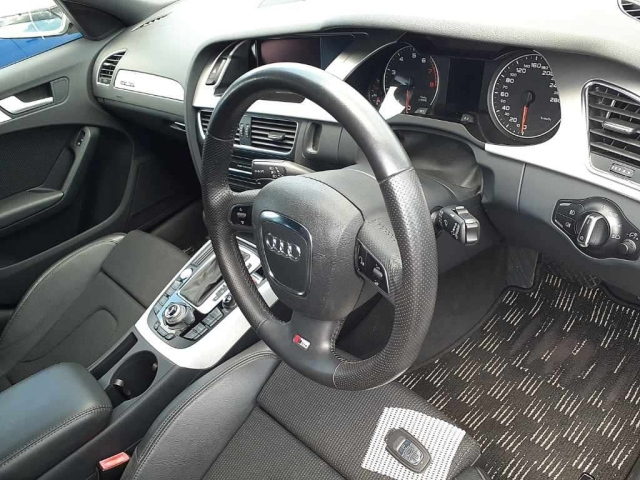 AUDI A4 2011