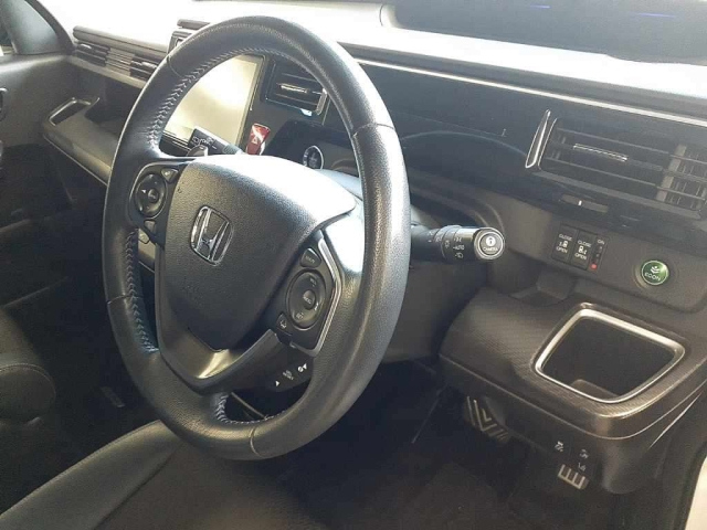 HONDA STEP WAGON 2017