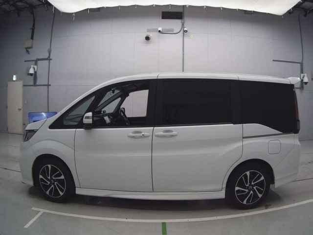 HONDA STEP WAGON 2017