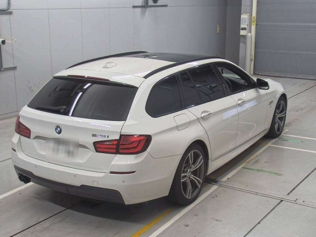 BMW 5 SERIES 2011