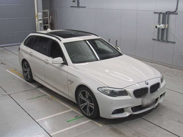 BMW 5 SERIES 2011