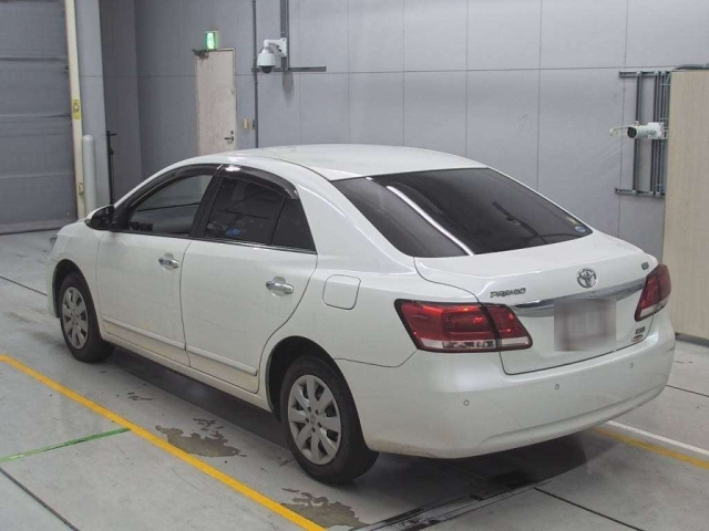 TOYOTA PREMIO 2017