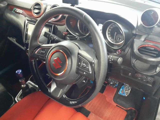 SUZUKI SWIFT 2018