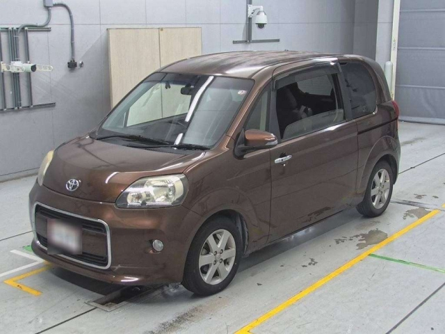 TOYOTA PORTE 2012