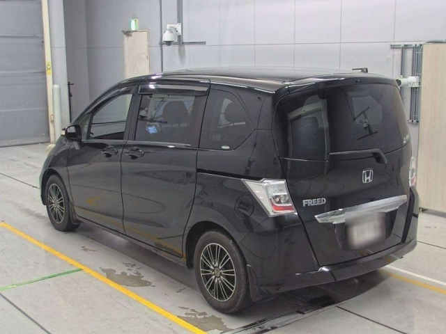HONDA FREED 2013