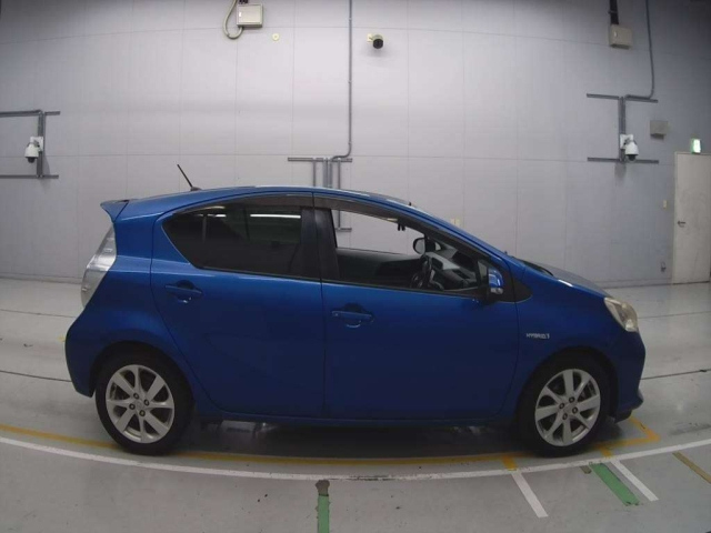 TOYOTA AQUA 2012