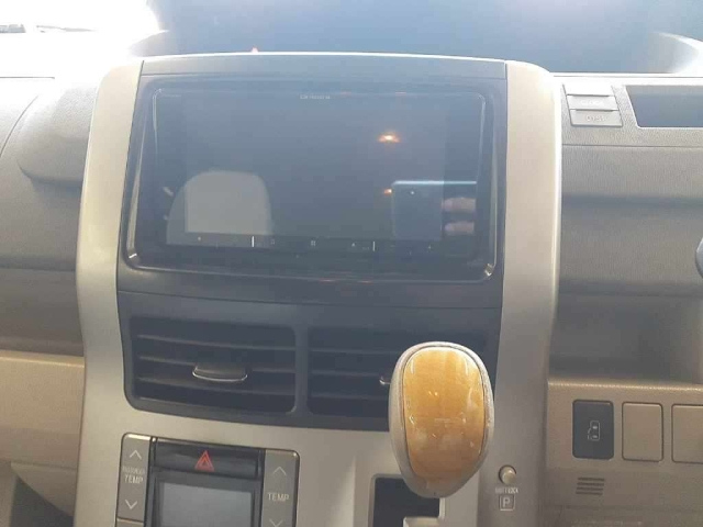 TOYOTA NOAH 2008