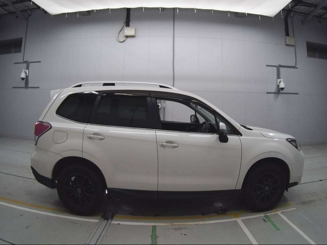 SUBARU FORESTER 2016