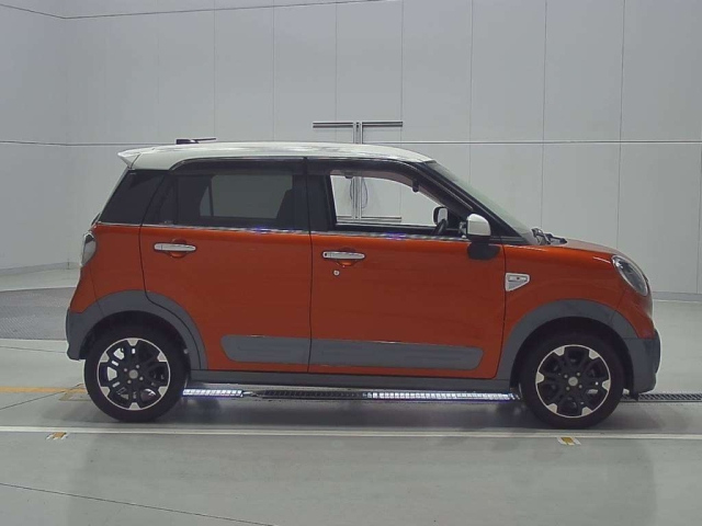 DAIHATSU CAST 2015