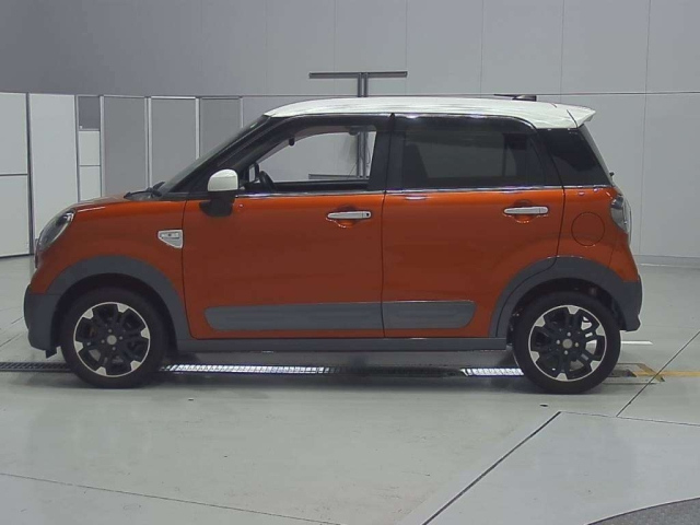 DAIHATSU CAST 2015