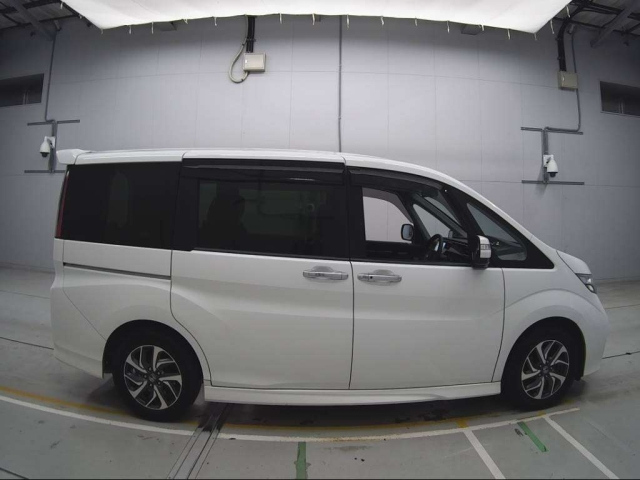 HONDA STEP WAGON 2015