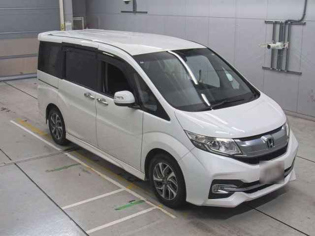 HONDA STEP WAGON 2015