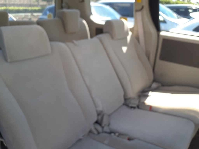 TOYOTA NOAH 2009