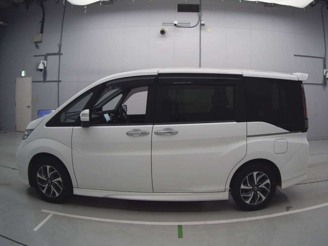 HONDA STEP WAGON 2015