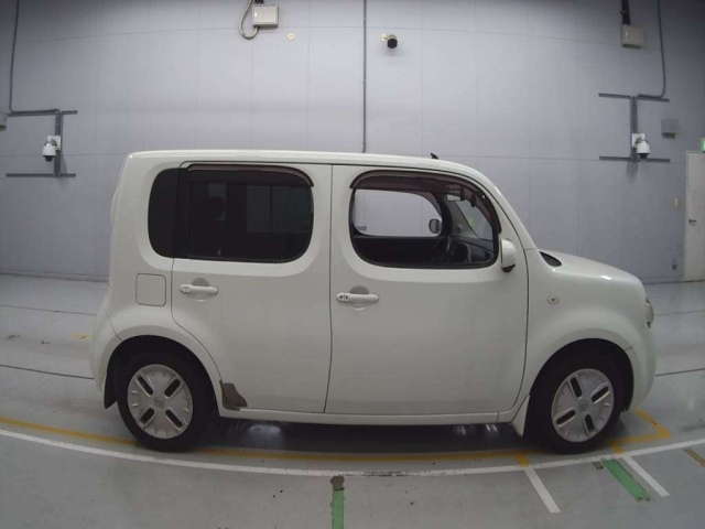 NISSAN CUBE 2010