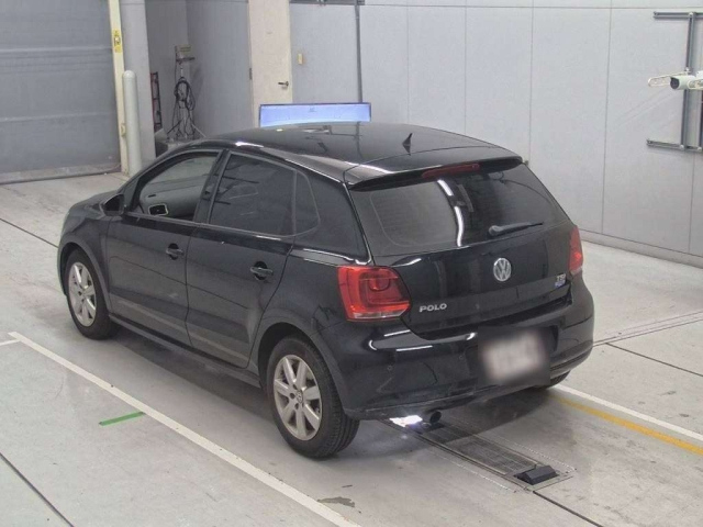 VOLKSWAGEN POLO 2012