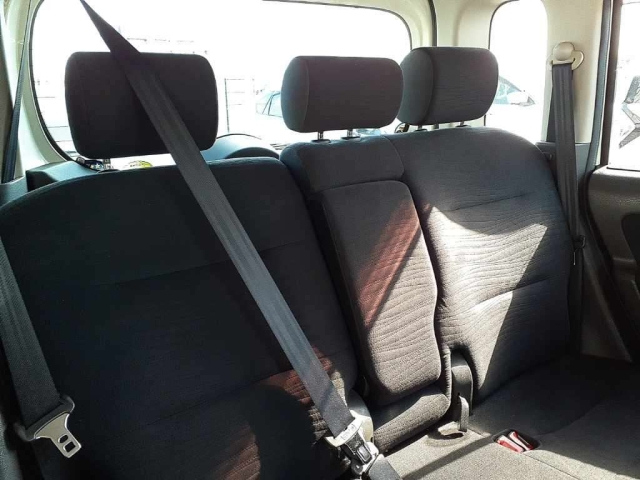 NISSAN CUBE 2010