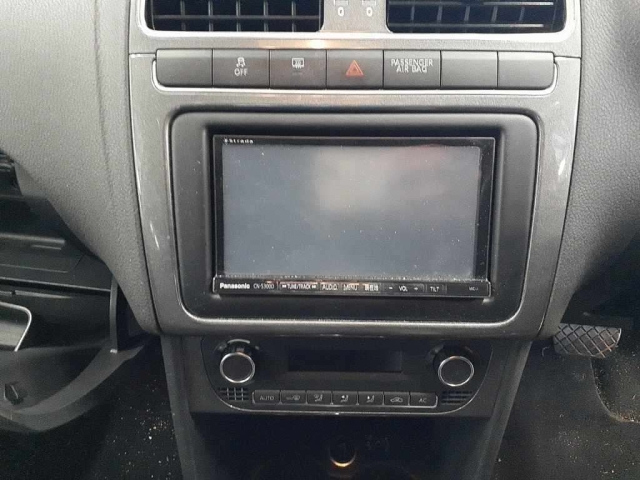 VOLKSWAGEN POLO 2012