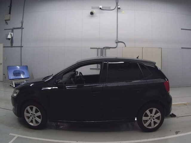 VOLKSWAGEN POLO 2012