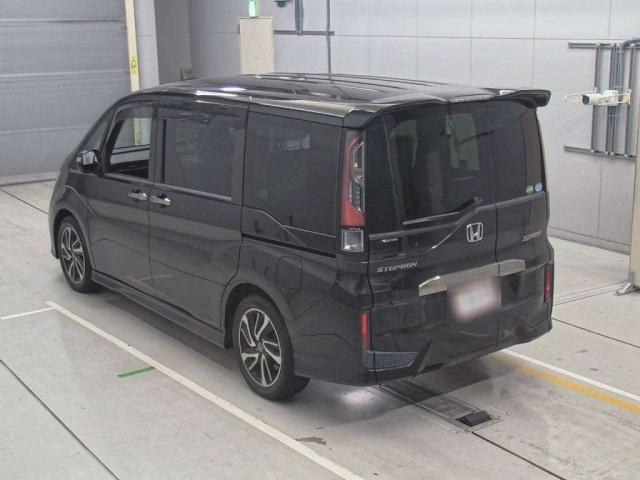 HONDA STEP WAGON 2016