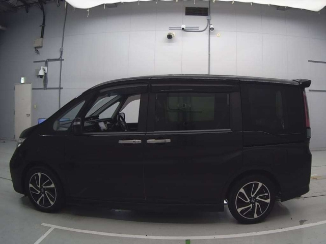 HONDA STEP WAGON 2016