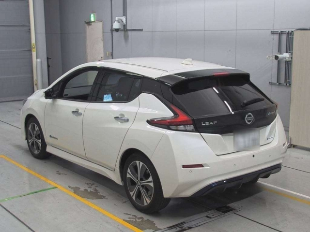 NISSAN LEAF 2021