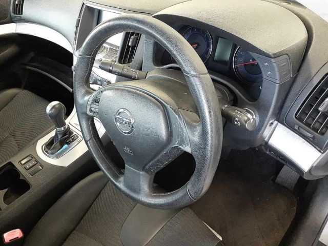 NISSAN SKYLINE 2009