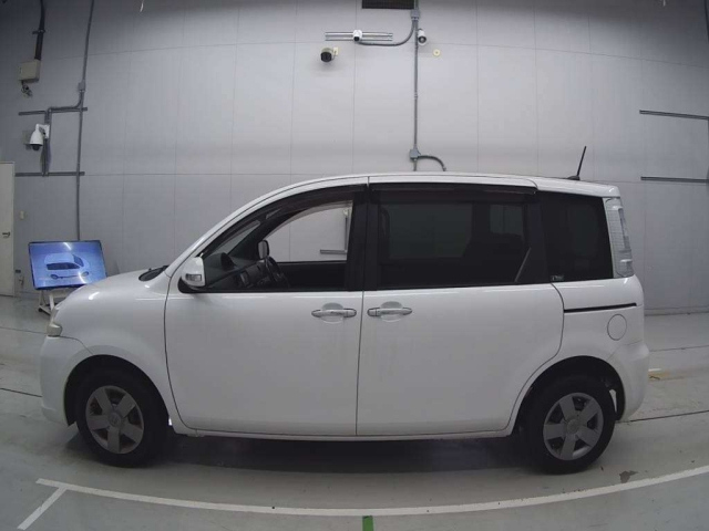 TOYOTA SIENTA 2012