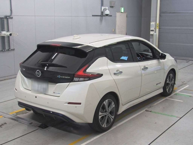 NISSAN LEAF 2021