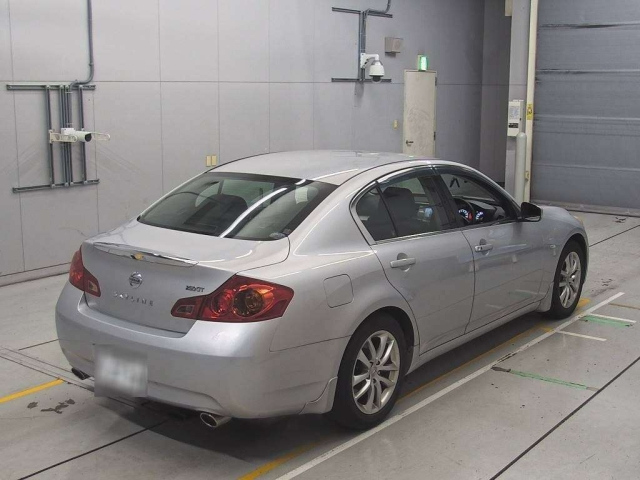 NISSAN SKYLINE 2009
