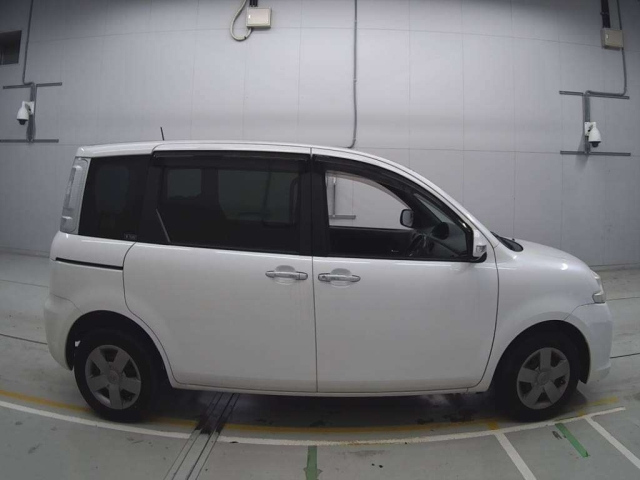TOYOTA SIENTA 2012