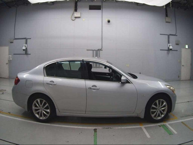 NISSAN SKYLINE 2009