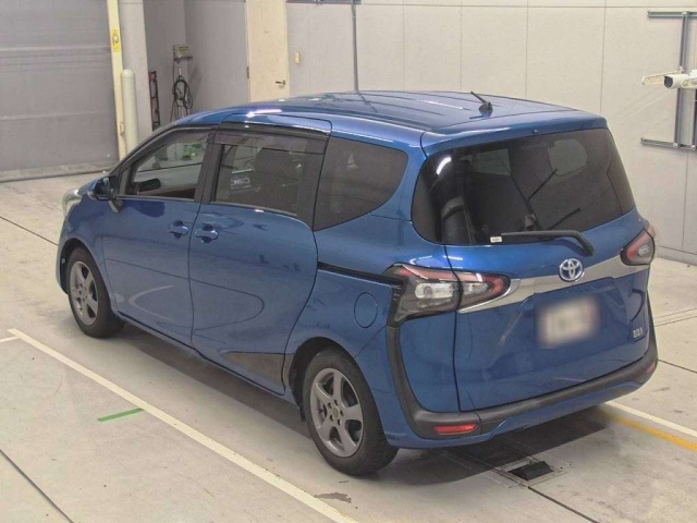 TOYOTA SIENTA 2016