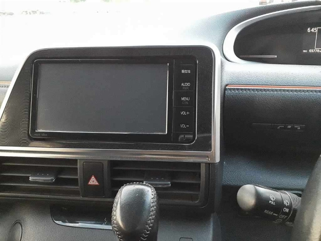TOYOTA SIENTA 2016