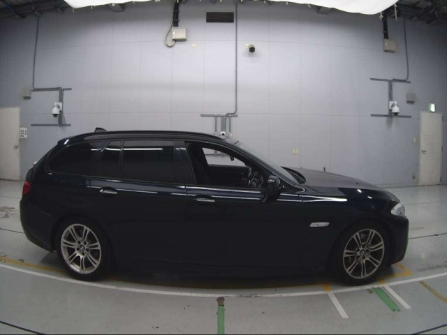 BMW 5 SERIES 2012