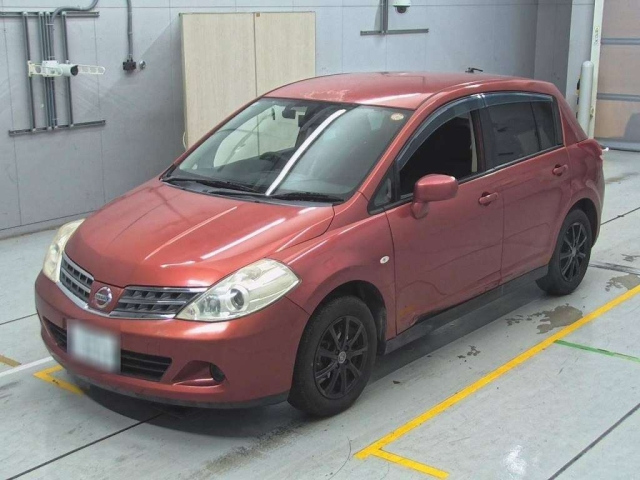 NISSAN TIIDA 2011