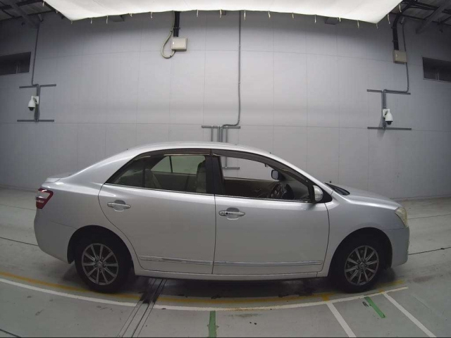 TOYOTA PREMIO 2012